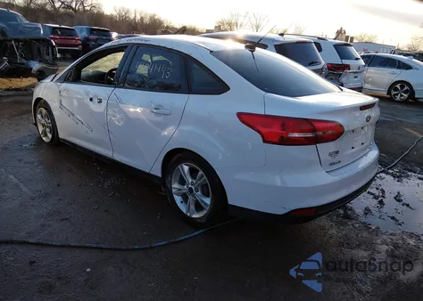 2016 Ford Focus Se z USA, uszkodzony, nr VIN 1FADP3F21GL387471